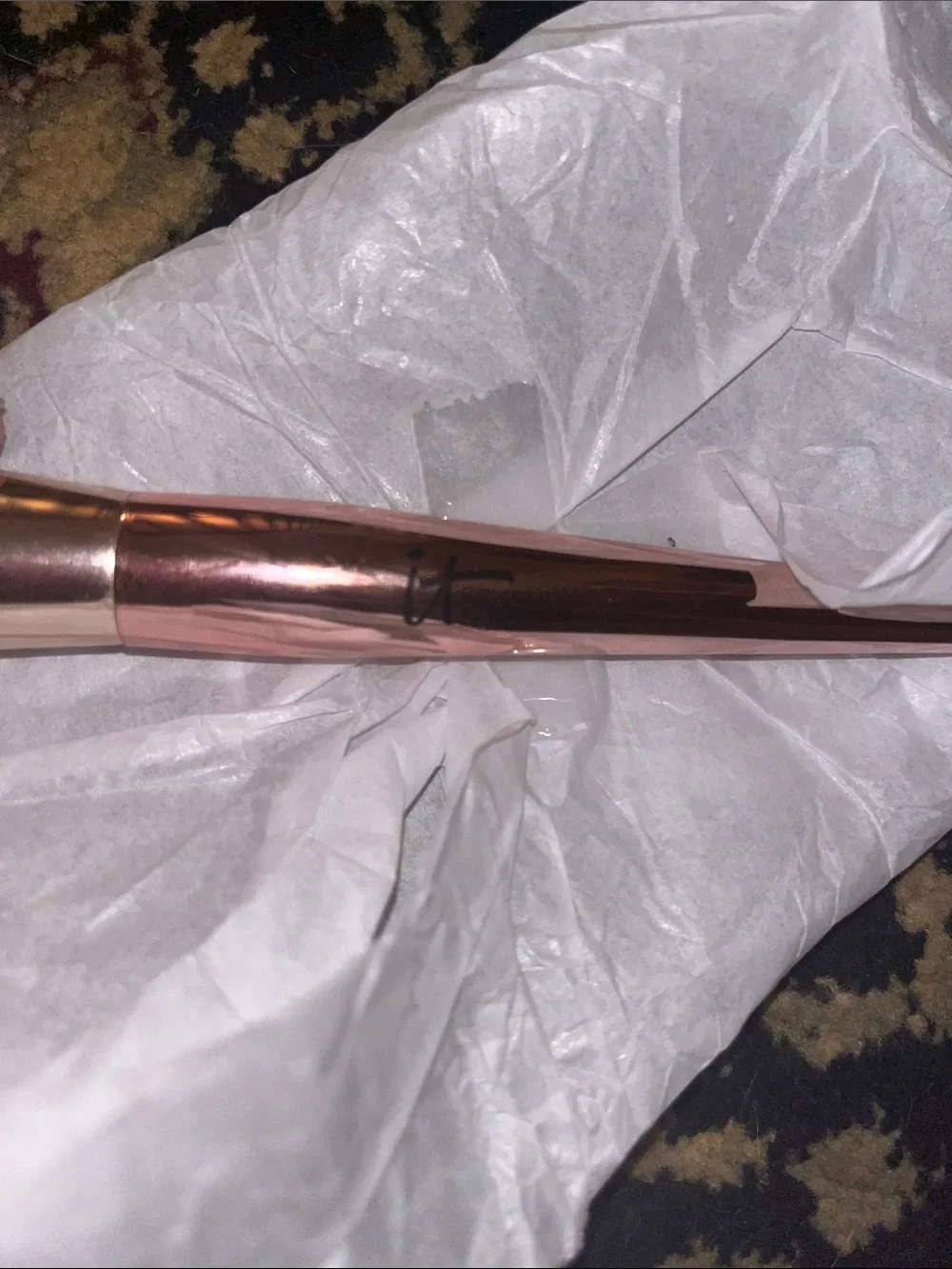 it cosmetics Rose Gold Blending Brush with Ombre Bristles